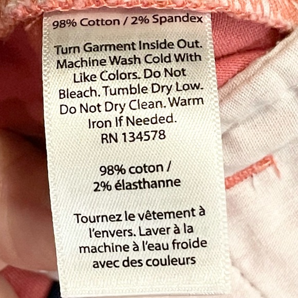 Stylish Vineyard Vines khaki shorts! - Picture 9 of 9